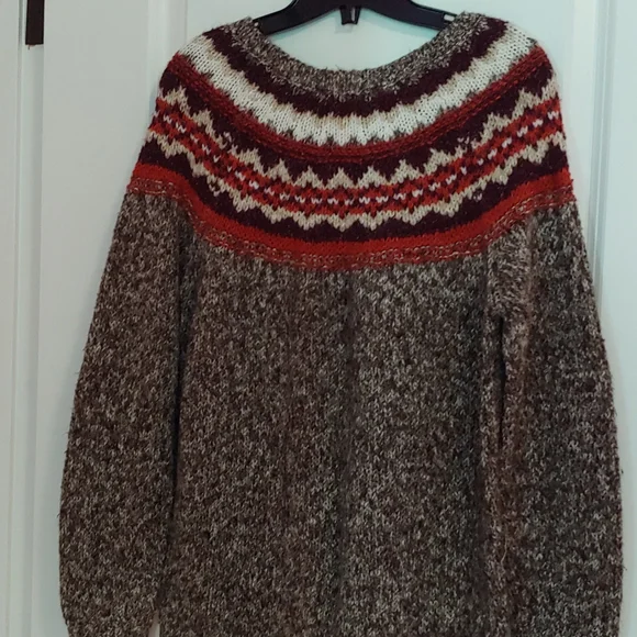 Garage Sweater - Picture 4 of 5